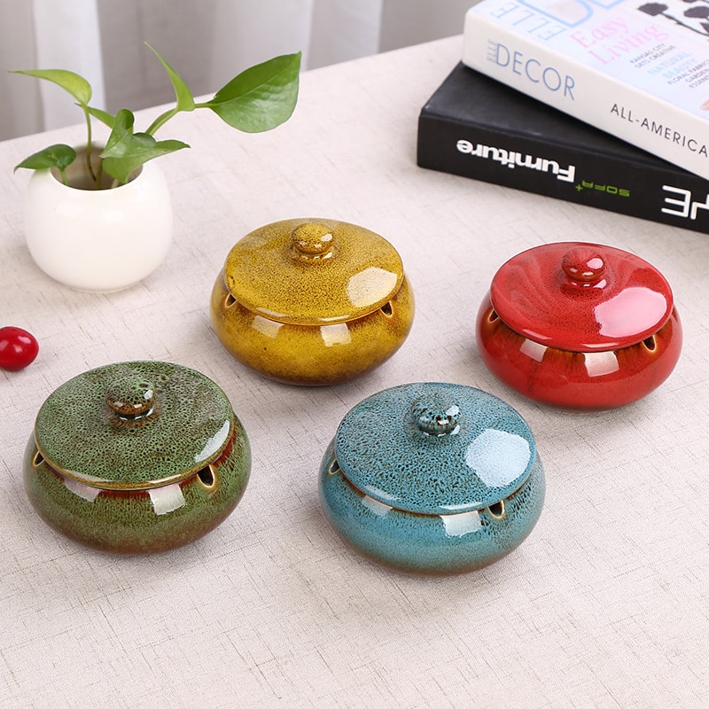 Glossy Ceramic Ashtrays With Lid